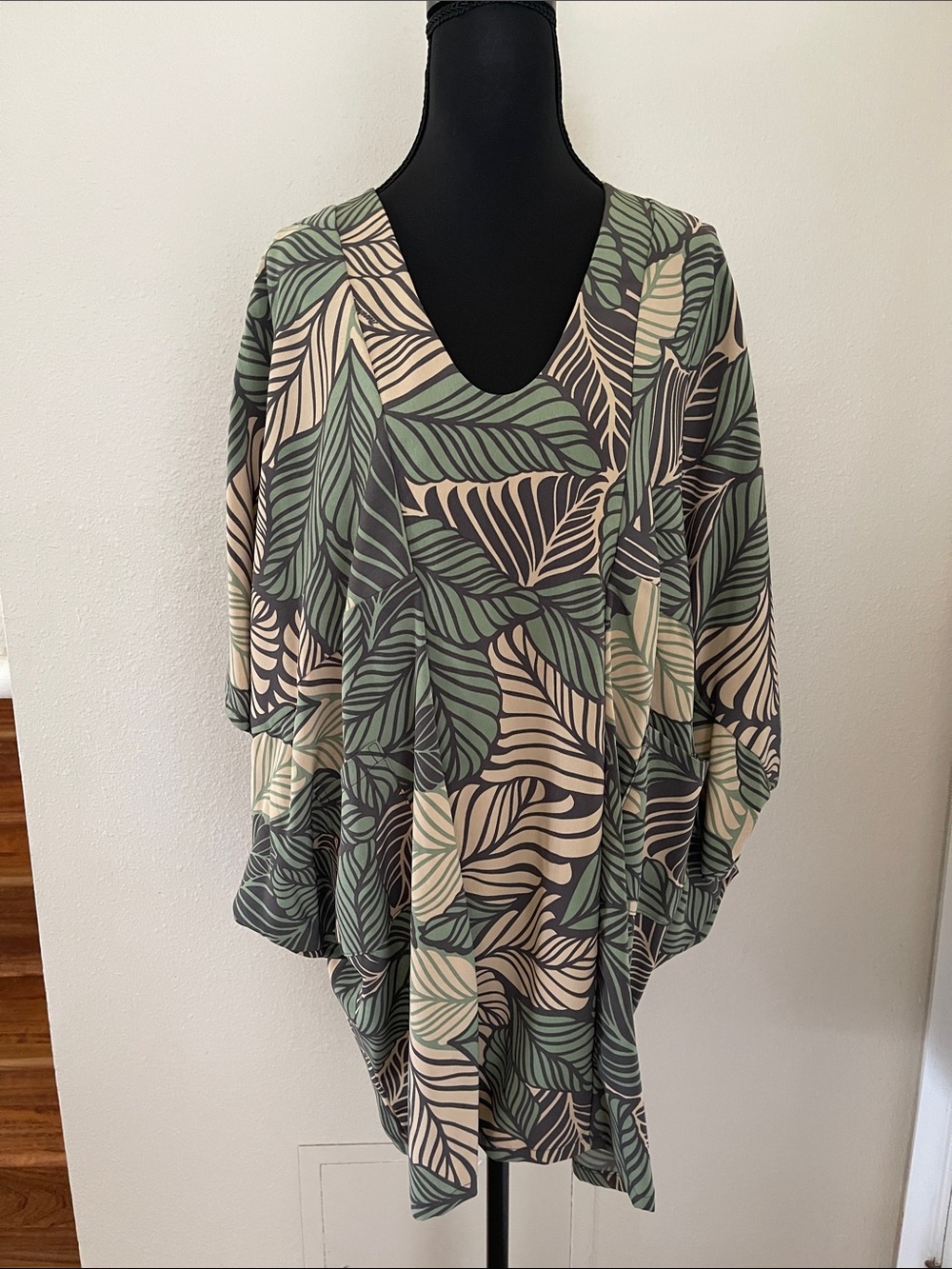 NWT Manuhealii Poipu Dress Kuluʻi Mountain Side XS-S